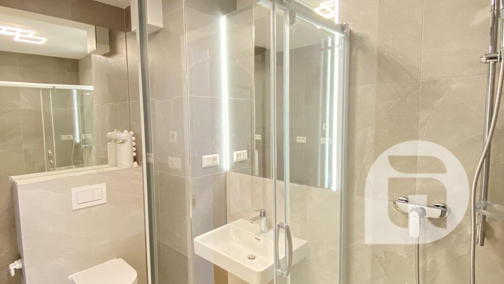 Predstavujeme Vám na #predaj #moderný 2-izbový #byt na Svätoplukovej ulici v mestskej časti Mlynské Nivy - #Bratislava. Byt o výmere 52,35 m2 + 5m2 balkón a pivnicou v osobnom vlastníctve v novostavbe projektu ZWIRN 3.