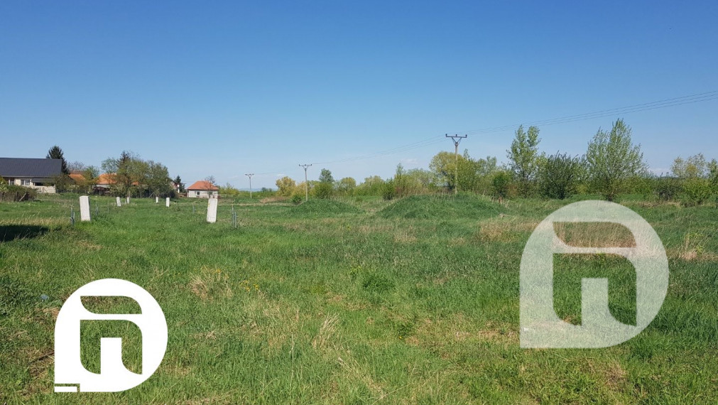 Predaj  projektu + pozemkov pre výstavbu rodinných domov - Kmeťovo, Nové Zámky 6 590 m2 (30 km od Nitra)