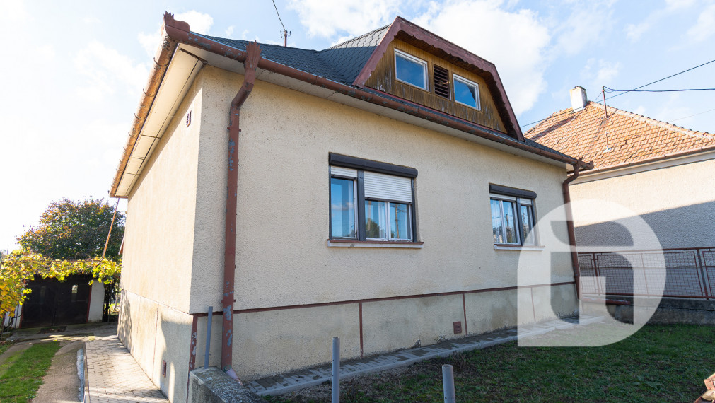 Na predaj rodinný dom s pozemkom 1638 m2 Nitra - Veľký Lapáš