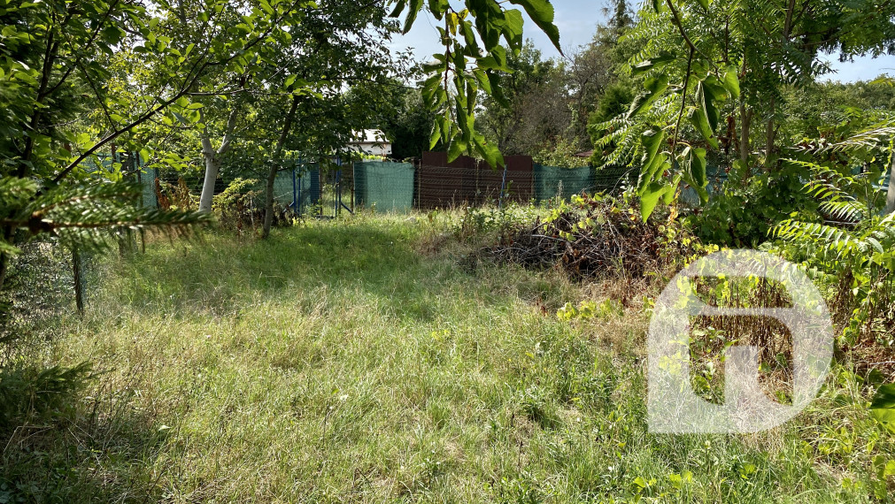 Hľadáme do ponuky rekreačnú chatku, môže byť aj s pozemkom v prenájme od ŽSR - Stupava / Bratislava