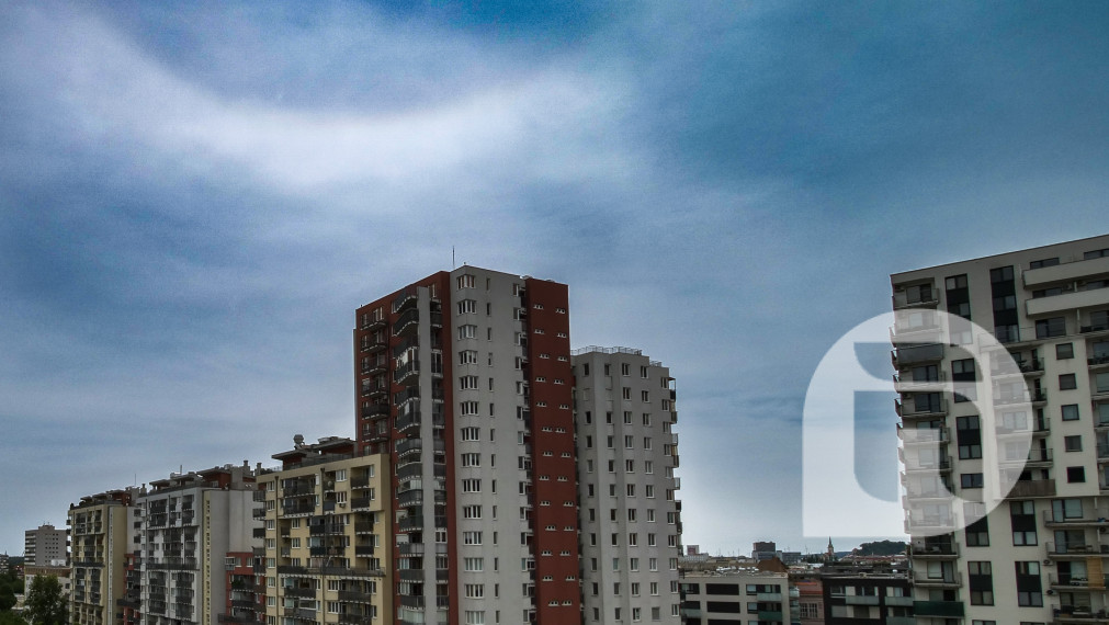 Pre nášho klienta hľadáme 3 - 4 izbový byt v Petržalke