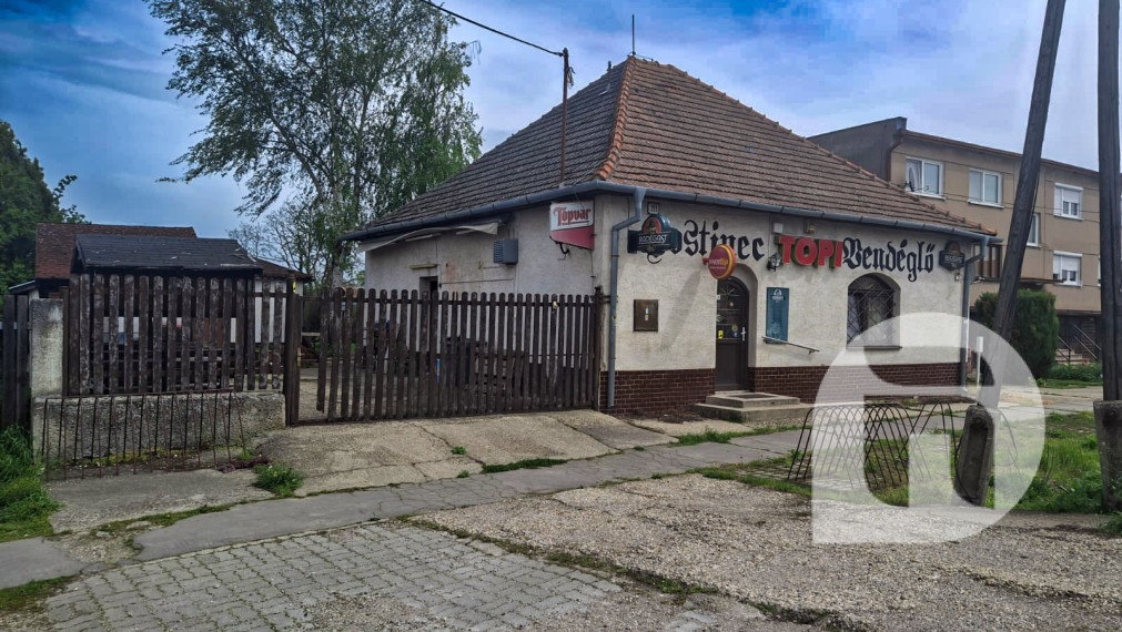 Bývajte alebo podnikajte! Rodinný dom v srdci obce Košúty – EXKLUZÍVNE