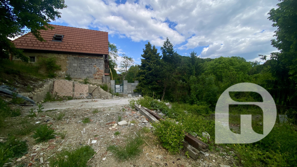 Predaj stavebného pozemku 1583m2 v obci Pernek na Záhorí