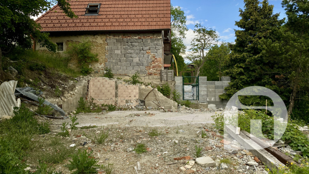 Predaj stavebného pozemku 1583m2 v obci Pernek na Záhorí