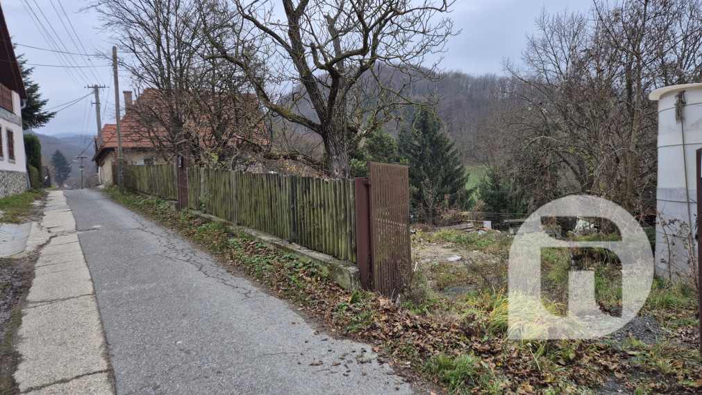 Predaj stavebného pozemku 1583m2 v obci Pernek na Záhorí