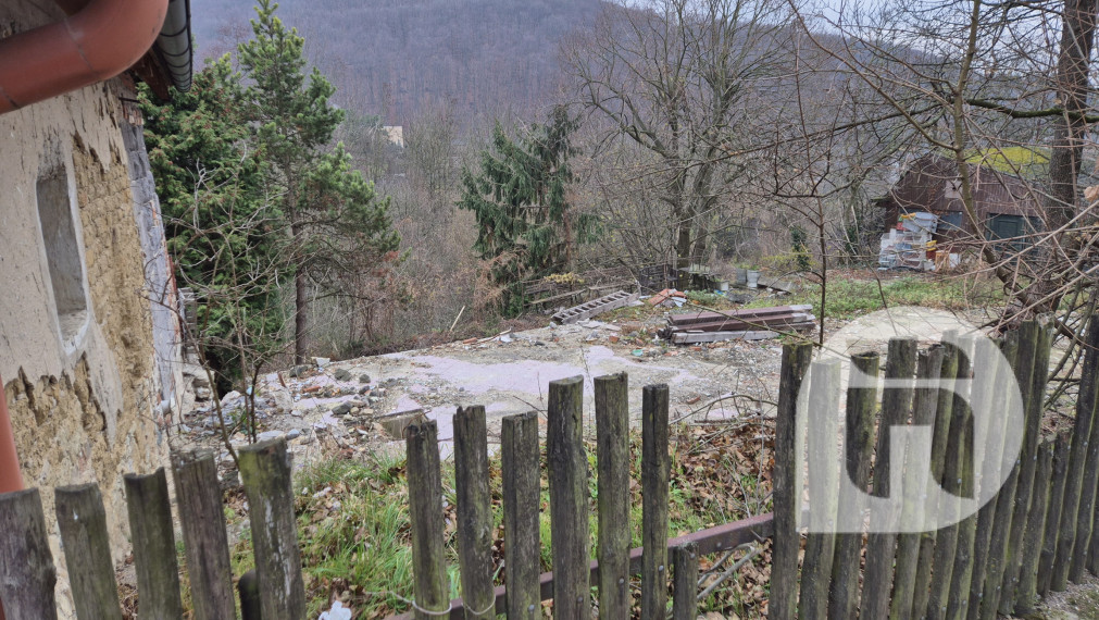 Predaj stavebného pozemku 1583m2 v obci Pernek na Záhorí