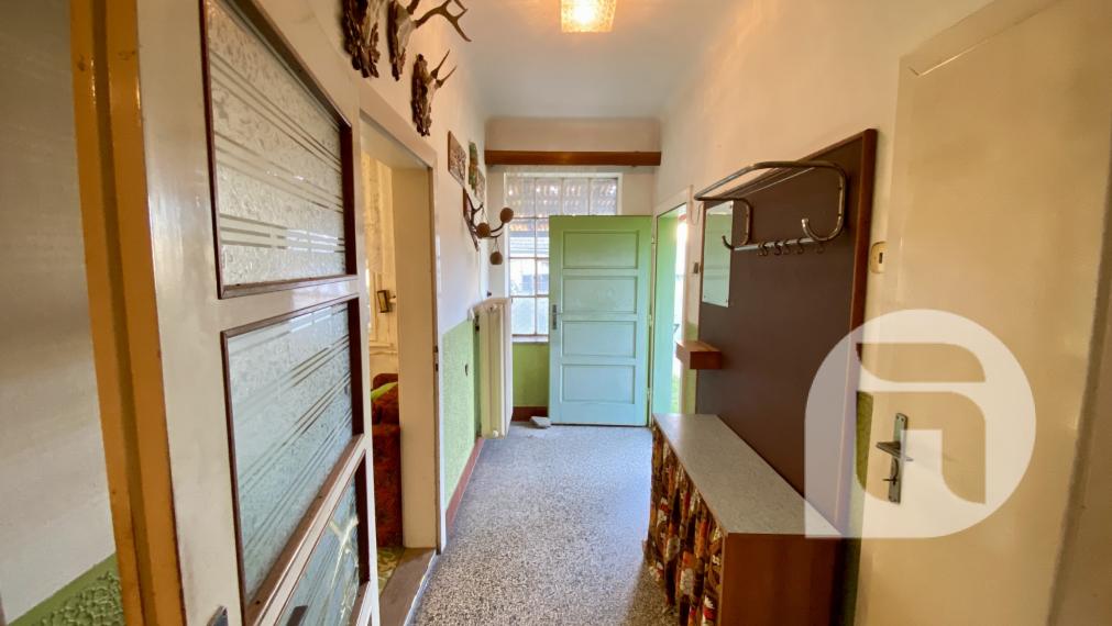 Predstavujeme Vám na predaj starší 3- izbový rodinný dom v obci Lozorno so záhradou - Veterná ulica