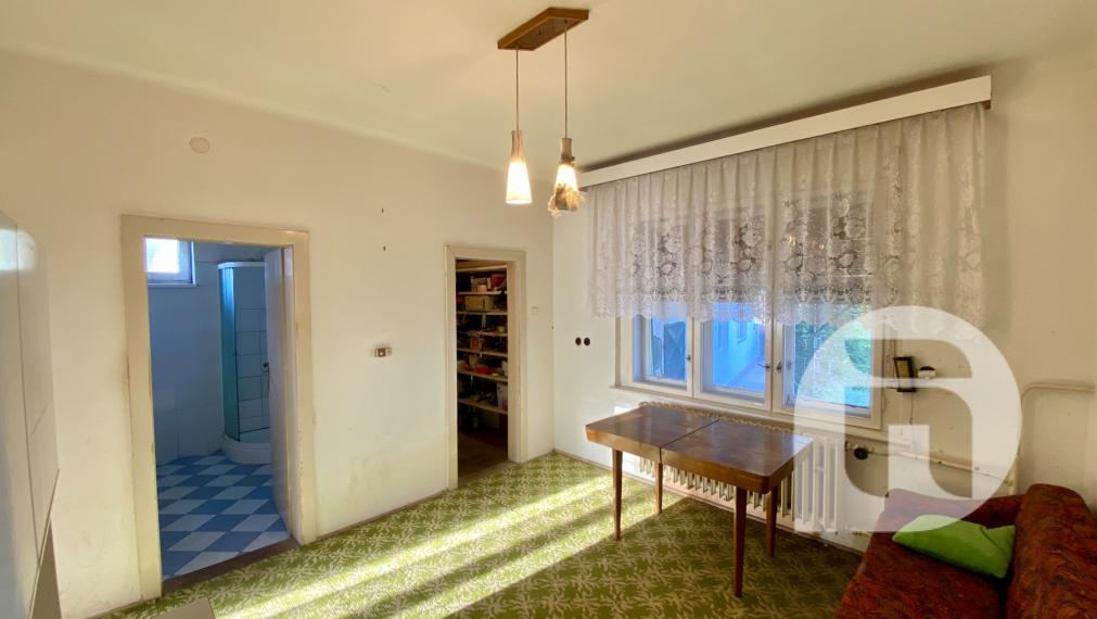 Predstavujeme Vám na predaj starší 3- izbový rodinný dom v obci Lozorno so záhradou - Veterná ulica