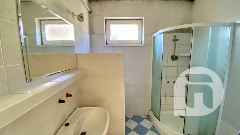 Predstavujeme Vám na predaj starší 3- izbový rodinný dom v obci Lozorno so záhradou - Veterná ulica