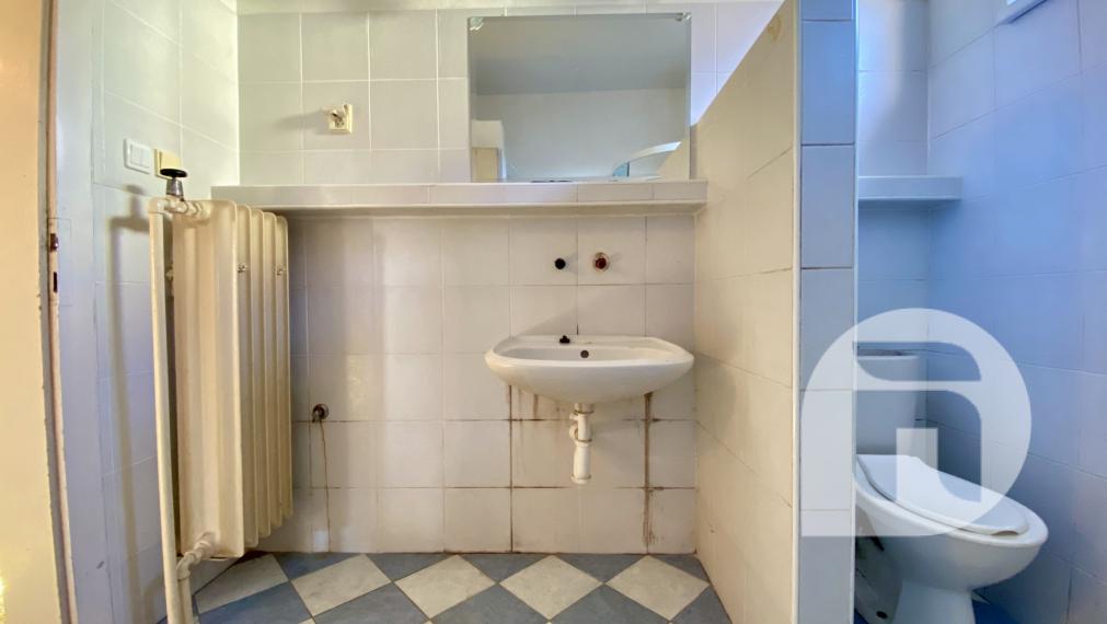 Predstavujeme Vám na predaj starší 3- izbový rodinný dom v obci Lozorno so záhradou - Veterná ulica