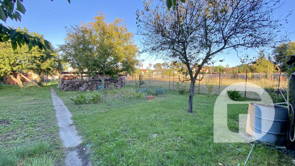 Predstavujeme Vám na predaj starší 3- izbový rodinný dom v obci Lozorno so záhradou - Veterná ulica