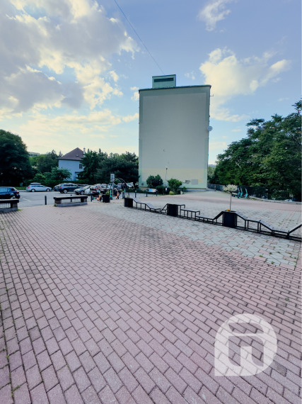 Zrekonštruovaný 2-izbový byt s balkónom a loggiou v Novom Meste – Sibírska, 239 990 €