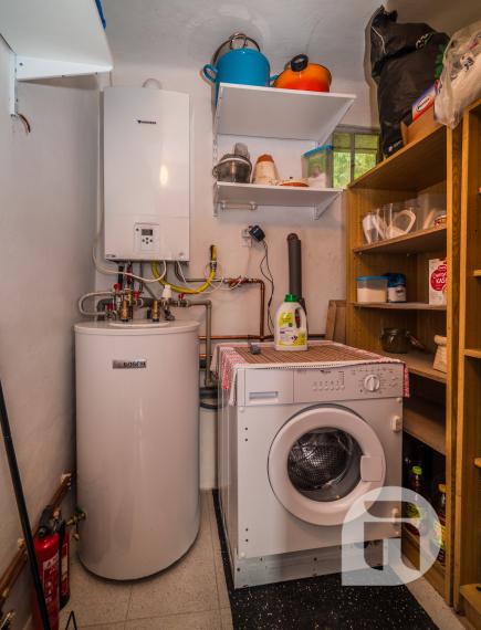 Dom pod lesom s 1 461 m² pozemkom, kde deti majú raj a srnky chodia na dvore