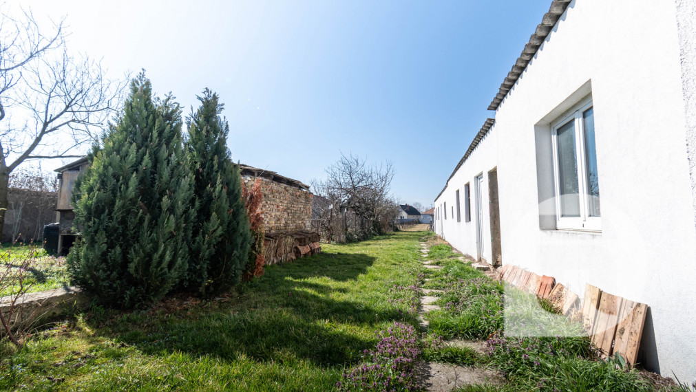 NOVINKA 3.izb RODINNÝ DOM S VEĽKÝM POZEMKOM RAJKA - MAĎARSKO