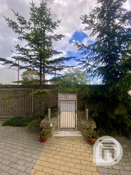 Prenájom exkluzívnych administratívnych priestorov Bratislava Koliba - Hlavná ul. + parking