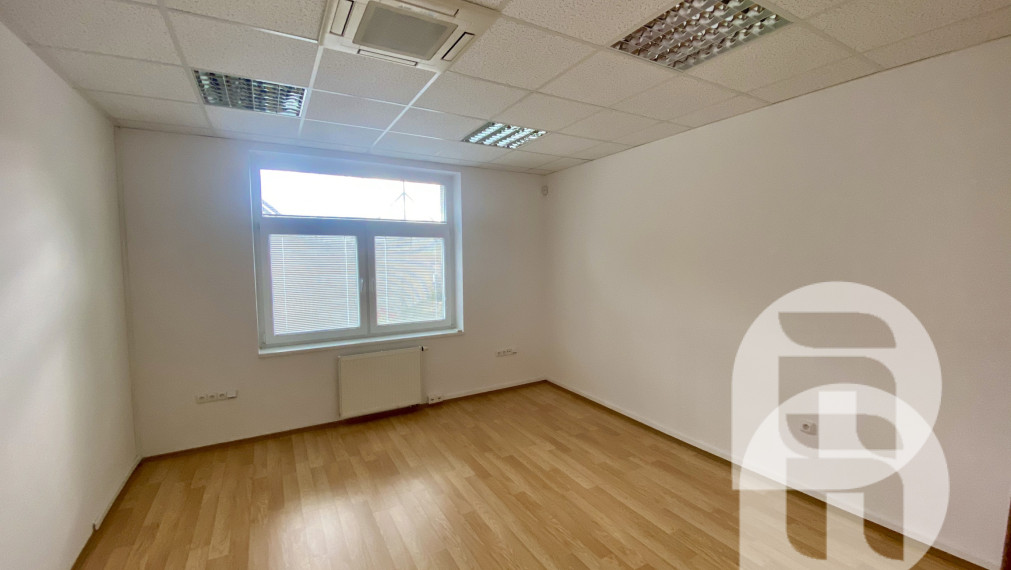 Prenájom exkluzívnych administratívnych priestorov Bratislava Koliba - Hlavná ul. + parking