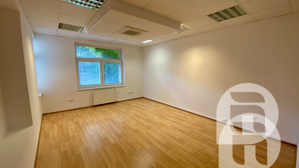 Prenájom exkluzívnych administratívnych priestorov Bratislava Koliba - Hlavná ul. + parking