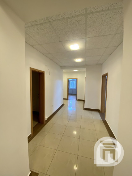 Prenájom exkluzívnych administratívnych priestorov Bratislava Koliba - Hlavná ul. + parking