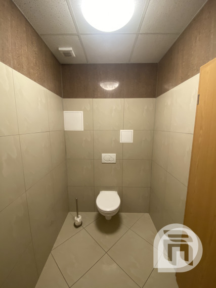 Prenájom exkluzívnych administratívnych priestorov Bratislava Koliba - Hlavná ul. + parking