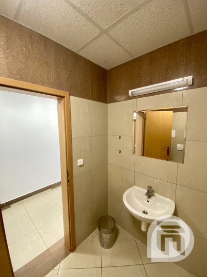 Prenájom exkluzívnych administratívnych priestorov Bratislava Koliba - Hlavná ul. + parking