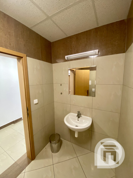 Prenájom exkluzívnych administratívnych priestorov Bratislava Koliba - Hlavná ul. + parking