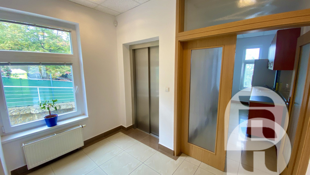 Prenájom exkluzívnych administratívnych priestorov Bratislava Koliba - Hlavná ul. + parking