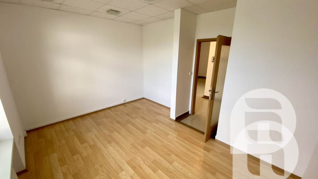 Prenájom exkluzívnych administratívnych priestorov Bratislava Koliba - Hlavná ul. + parking