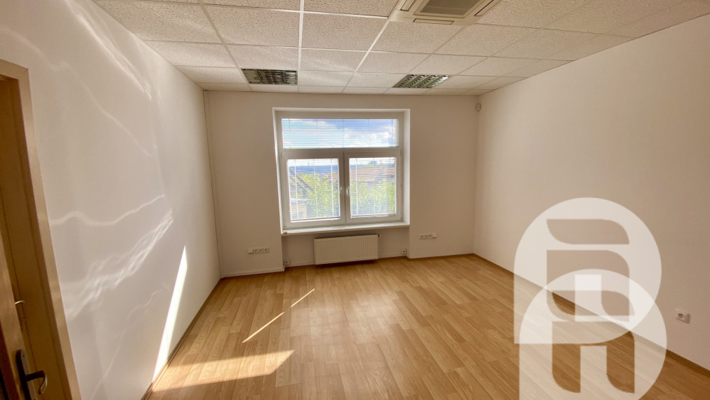 Prenájom exkluzívnych administratívnych priestorov Bratislava Koliba - Hlavná ul. + parking