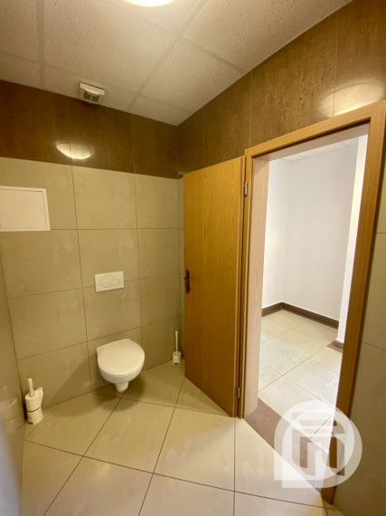 Prenájom exkluzívnych administratívnych priestorov Bratislava Koliba - Hlavná ul. + parking