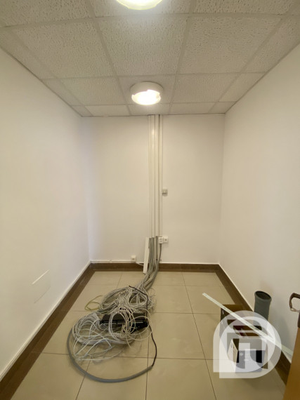 Prenájom exkluzívnych administratívnych priestorov Bratislava Koliba - Hlavná ul. + parking