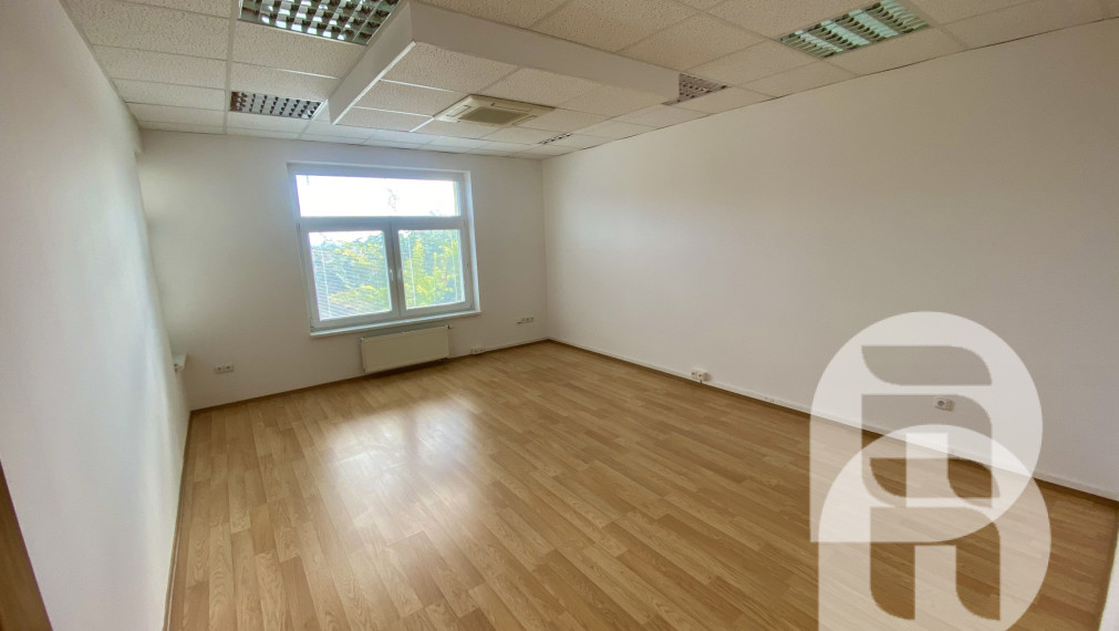 Prenájom exkluzívnych administratívnych priestorov Bratislava Koliba - Hlavná ul. + parking