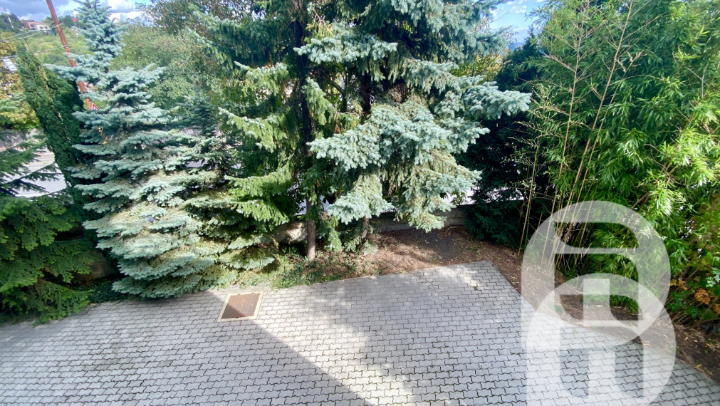 Prenájom exkluzívnych administratívnych priestorov Bratislava Koliba - Hlavná ul. + parking