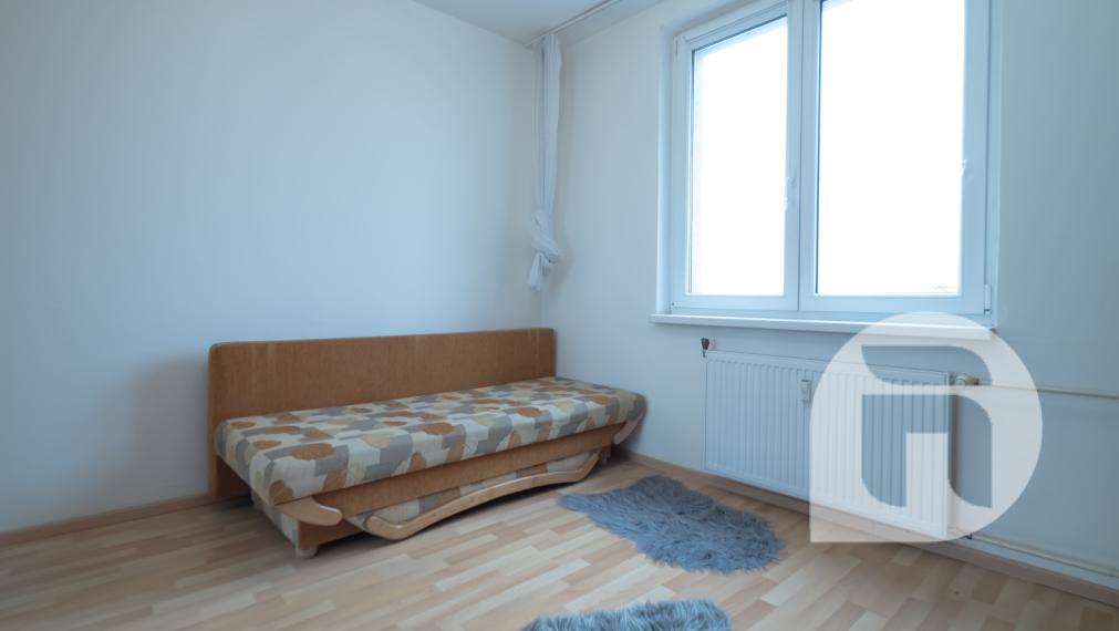 Svetlý 3-izbový byt s loggiou, 12/12 poschodie, Senec – Jesenského