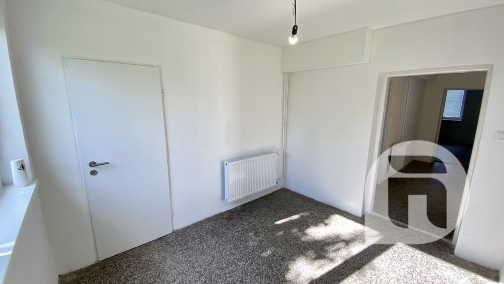 Predstavujeme Vám exkluzívne na predaj 3- izbový rodinný dom po novej rekonštrukcii v obci Kuchyňa (Záhorie) so záhradou o celkovej výmere 985 m2