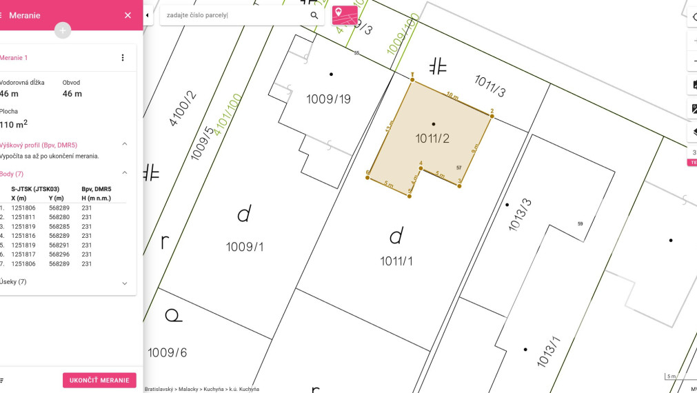 Predstavujeme Vám exkluzívne na predaj 3- izbový rodinný dom po novej rekonštrukcii v obci Kuchyňa (Záhorie) so záhradou o celkovej výmere 985 m2