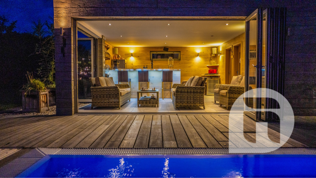 Dom s výhodami rezortu: bazén, vírivka, lounge bar a 7 izieb – Vinodol, Nitra