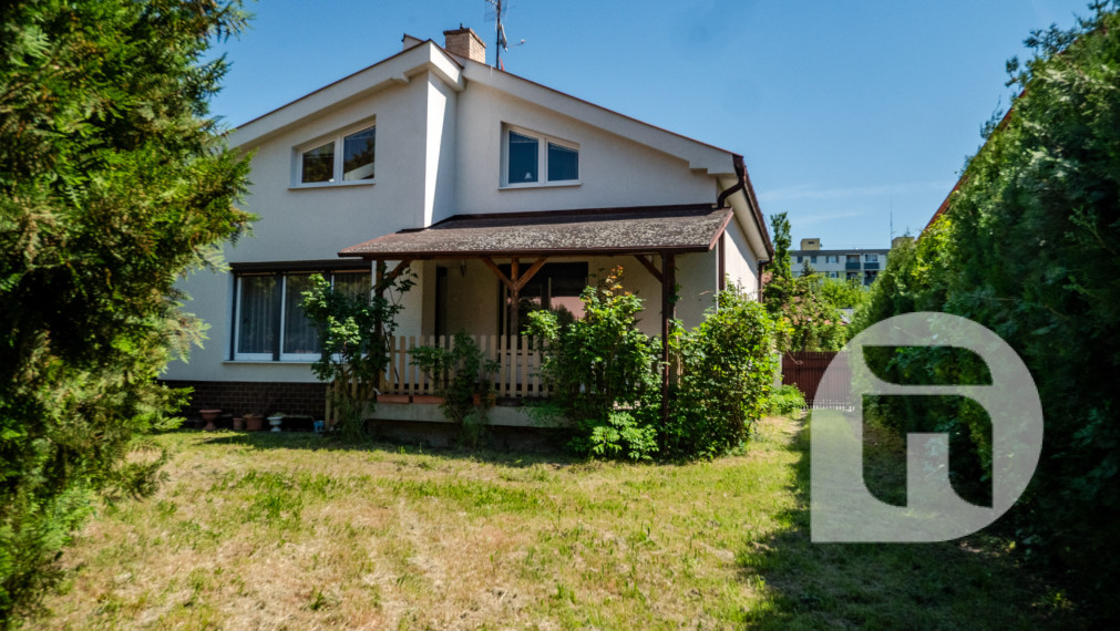 7-izbový dom Vrakuňa – bývanie aj podnikanie v jednom