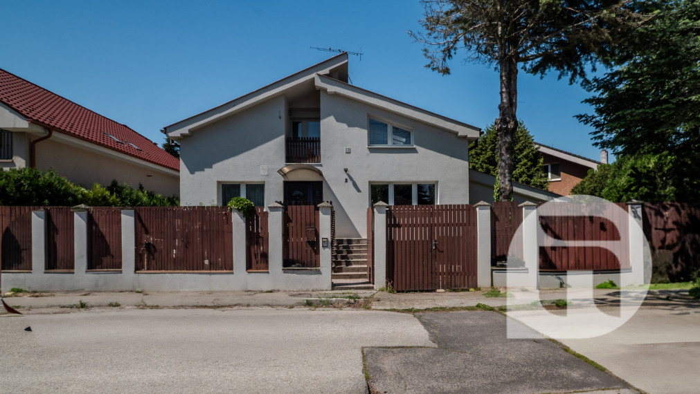 7-izbový dom Vrakuňa – bývanie aj podnikanie v jednom