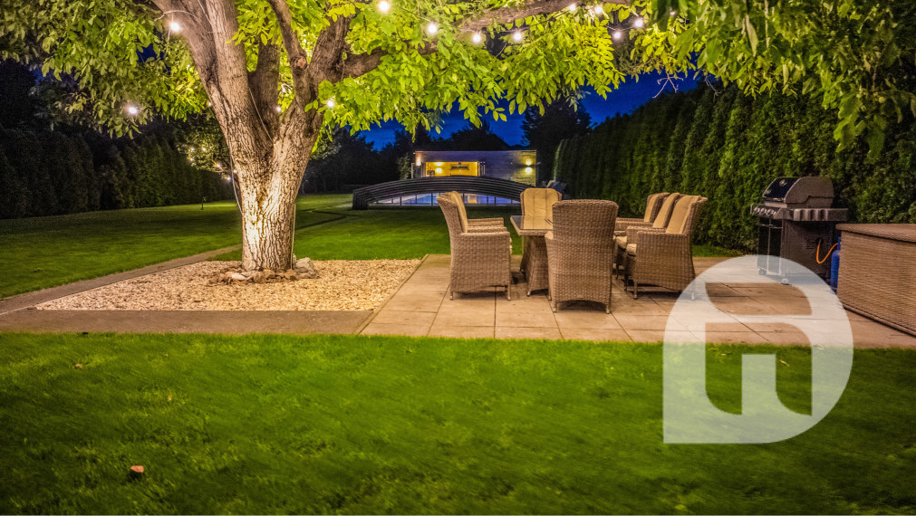 Dom s výhodami rezortu: bazén, vírivka, lounge bar a 7 izieb – Vinodol, Nitra