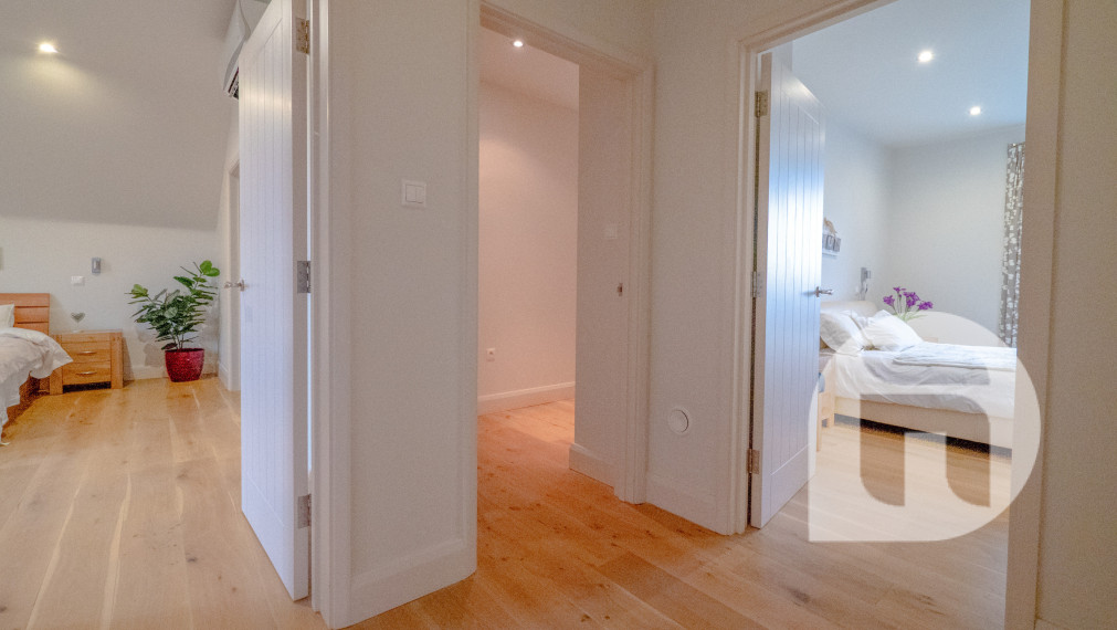 Dom s výhodami rezortu: bazén, vírivka, lounge bar a 7 izieb – Vinodol, Nitra