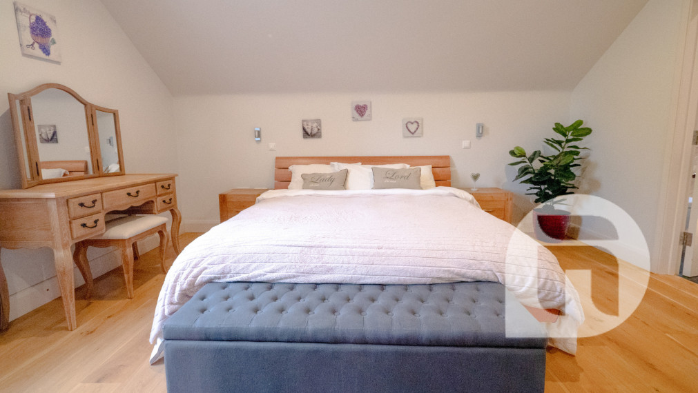 Dom s výhodami rezortu: bazén, vírivka, lounge bar a 7 izieb – Vinodol, Nitra