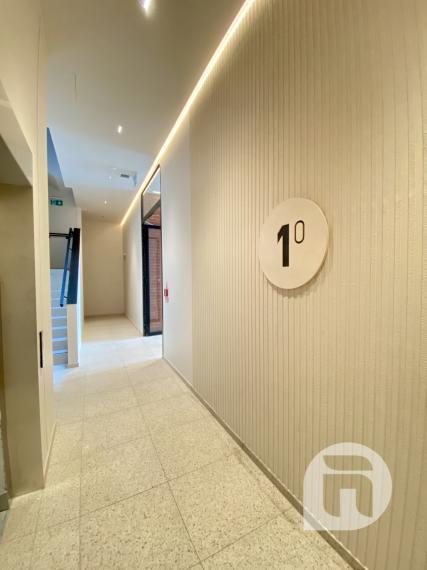 Predstavujeme Vám na #predaj #moderný 2-izbový #byt na Svätoplukovej ulici v mestskej časti Mlynské Nivy - #Bratislava. Byt o výmere 52,35 m2 + 5m2 balkón a pivnicou v osobnom vlastníctve v novostavbe projektu ZWIRN 3.