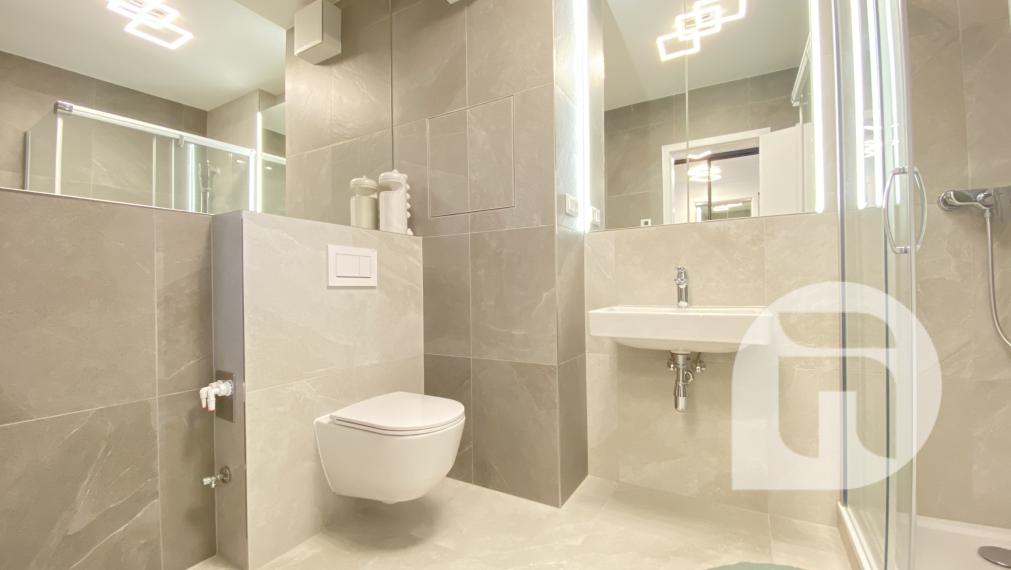 Predstavujeme Vám na #predaj #moderný 2-izbový #byt na Svätoplukovej ulici v mestskej časti Mlynské Nivy - #Bratislava. Byt o výmere 52,35 m2 + 5m2 balkón a pivnicou v osobnom vlastníctve v novostavbe projektu ZWIRN 3.