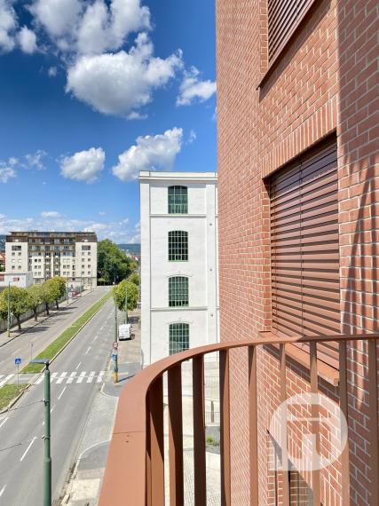 Predstavujeme Vám na #predaj #moderný 2-izbový #byt na Svätoplukovej ulici v mestskej časti Mlynské Nivy - #Bratislava. Byt o výmere 52,35 m2 + 5m2 balkón a pivnicou v osobnom vlastníctve v novostavbe projektu ZWIRN 3.