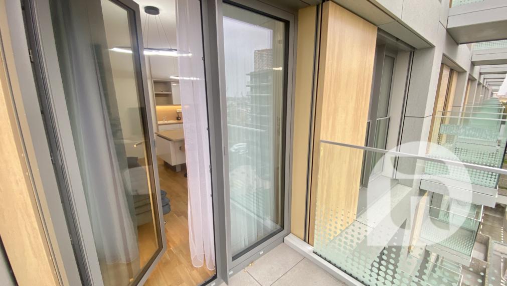 Predaj - moderný 3 - izbový byt na Bottovej ulici v mestskej časti Mlynské Nivy - Bratislava. Byt o výmere 74,6 m2 + 2 balkóny