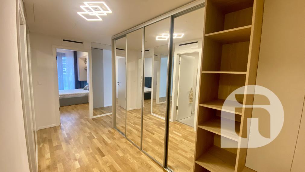 Predaj - moderný 3 - izbový byt na Bottovej ulici v mestskej časti Mlynské Nivy - Bratislava. Byt o výmere 74,6 m2 + 2 balkóny