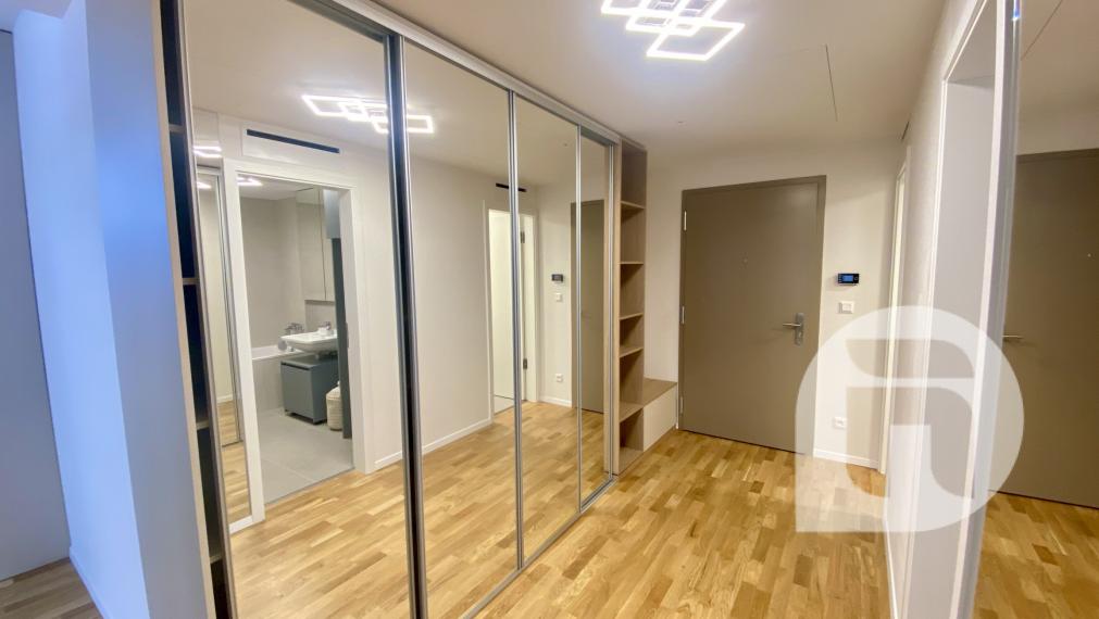 Predaj - moderný 3 - izbový byt na Bottovej ulici v mestskej časti Mlynské Nivy - Bratislava. Byt o výmere 74,6 m2 + 2 balkóny