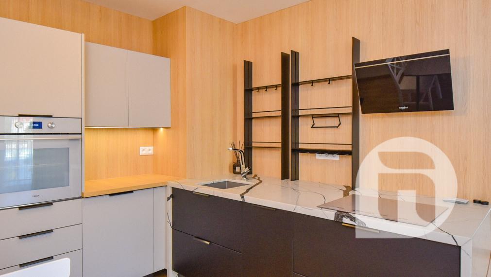 #Predaj 2-izb. bytu s balkónom a zariadením v ZWIRN3 BA Nivy