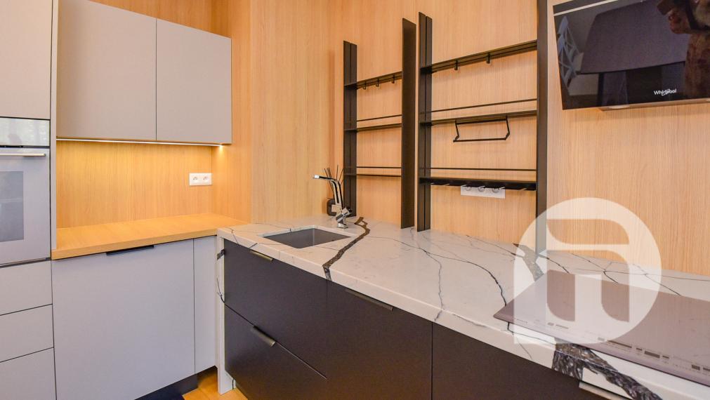 #Predaj 2-izb. bytu s balkónom a zariadením v ZWIRN3 BA Nivy