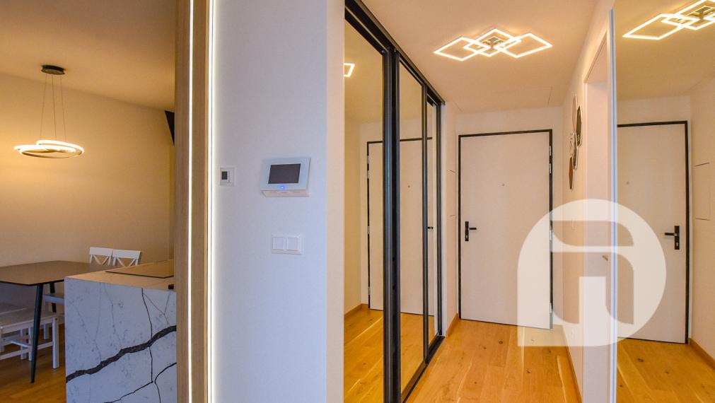 #Predaj 2-izb. bytu s balkónom a zariadením v ZWIRN3 BA Nivy